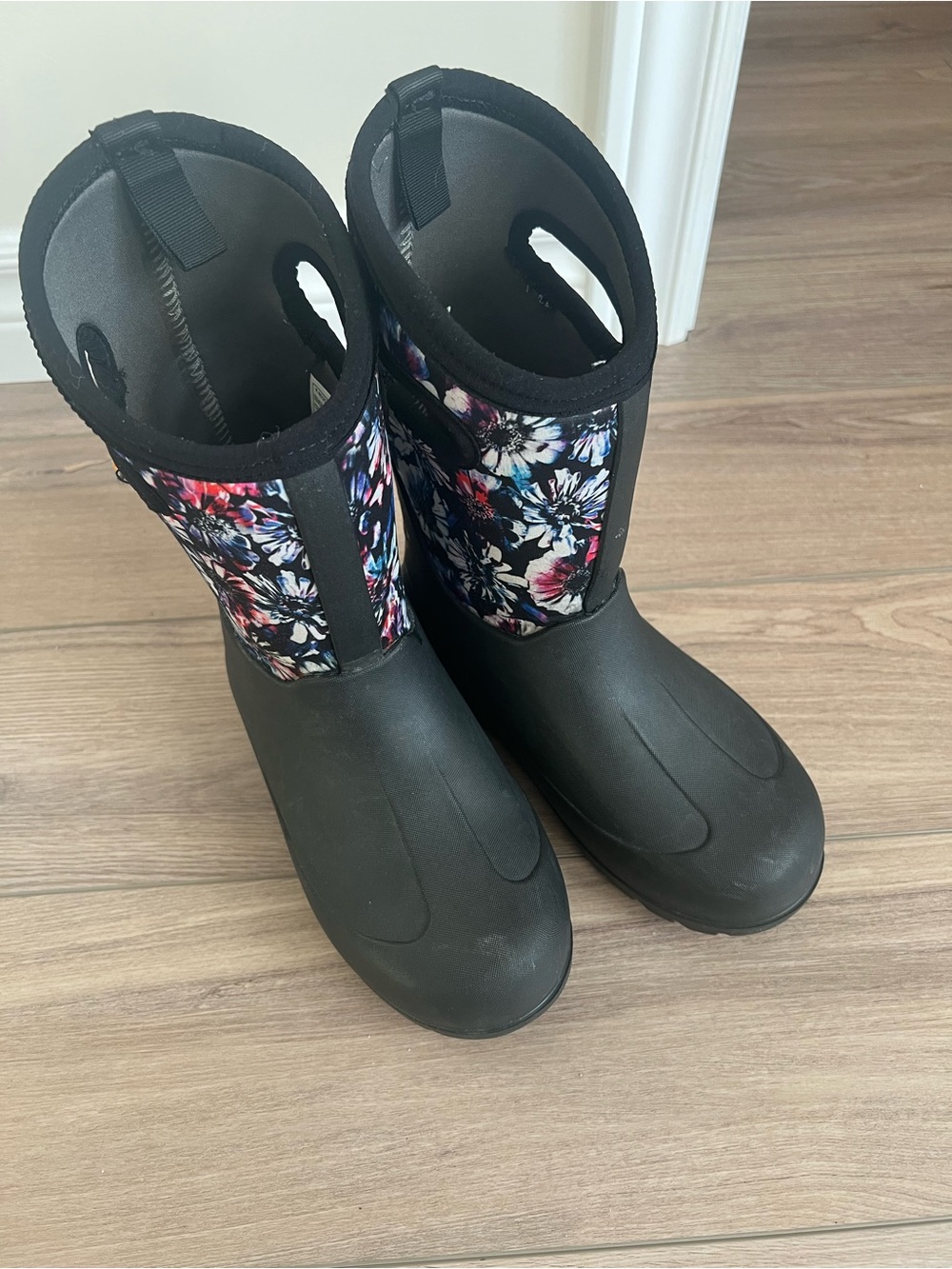BOGS Kids Floral Winter Boots Black Waterproof Size 3